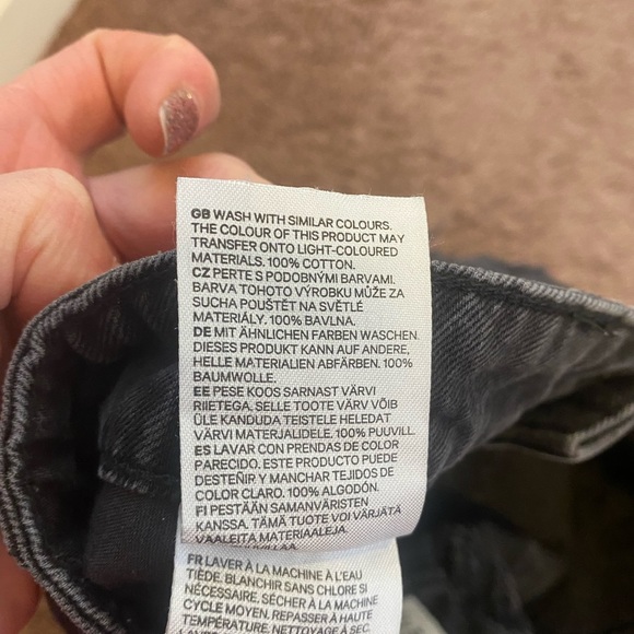 H&M Mid rise Black Denim Cut-off Shorts Destructed Size 2 - Picture 6 of 6